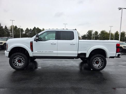 New 2026 Ford F250 Lariat w/ Black Appearance Package image 2