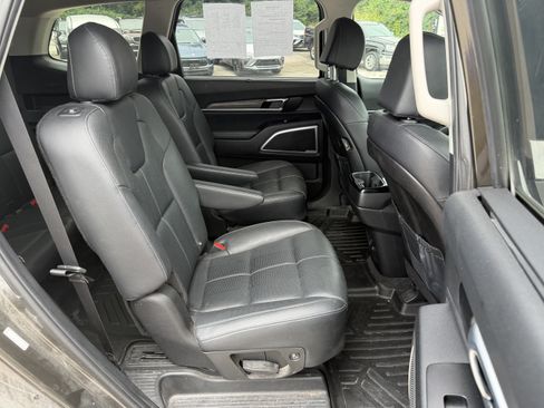 Used 2022 Kia Telluride EX w/ EX Premium Package FWD image 10