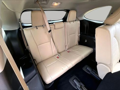 Used 2022 Toyota Highlander XLE FWD image 20