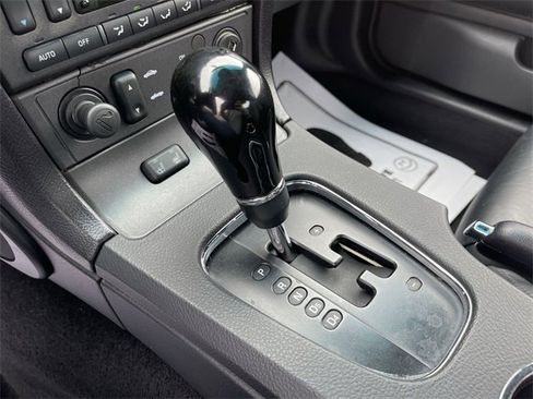 Used 2004 Ford Thunderbird image 17