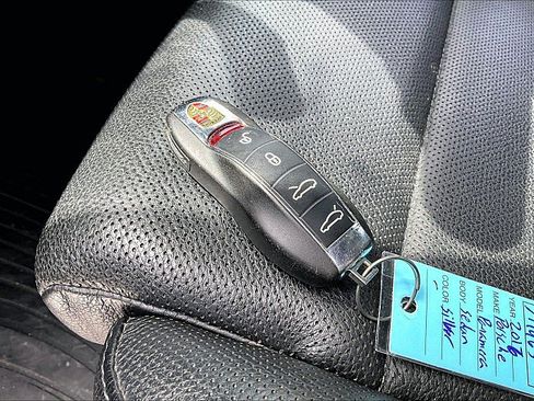 Used 2016 Porsche Panamera S RWD image 8