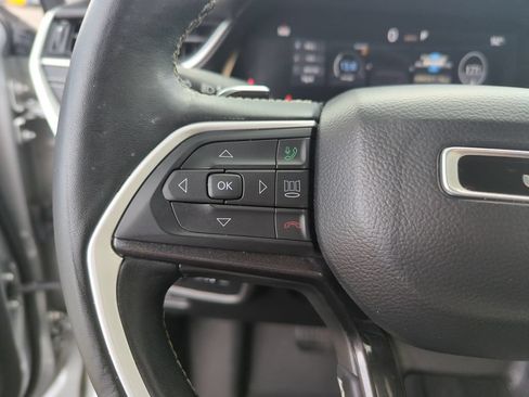 Used 2022 Jeep Grand Cherokee L Laredo w/ Luxury Tech Group I RWD image 22