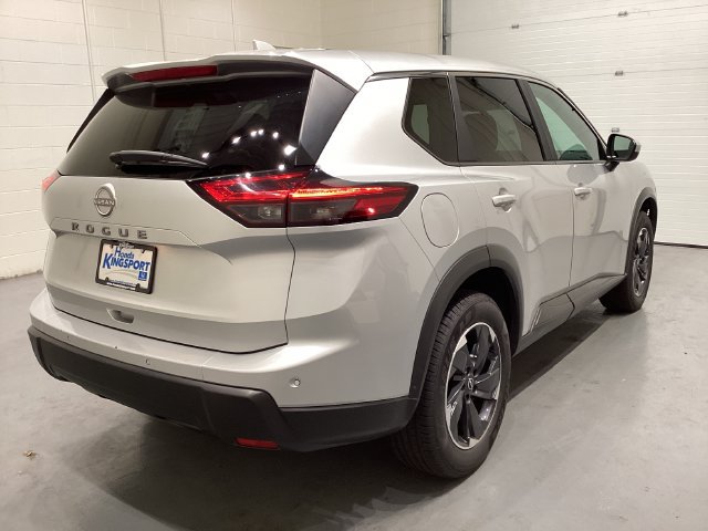 Used 2025 Nissan Rogue SV FWD image 7