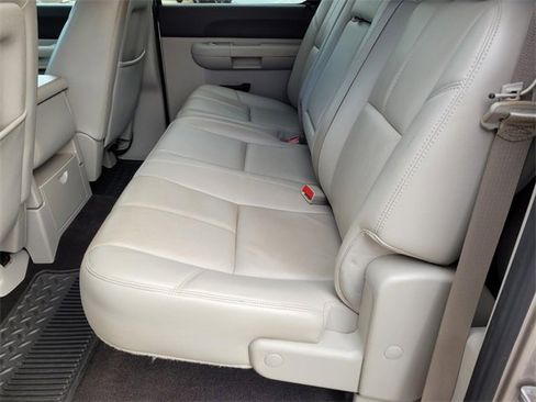 Used 2009 Chevrolet Silverado 1500 LT w/ Regional Value Package image 17