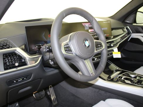 New 2026 BMW X5 sDrive40i image 4