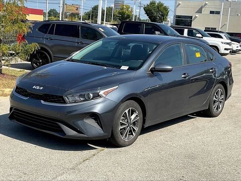 Used 2023 Kia Forte LXS FWD image 2