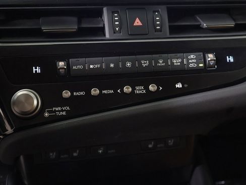 Used 2023 Lexus ES 350 w/ Premium Package image 42