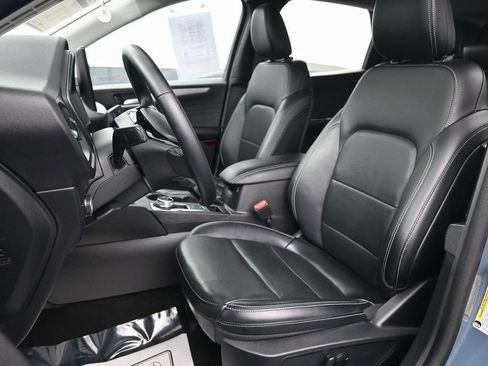 Used 2025 Ford Escape Platinum AWD/4WD image 26