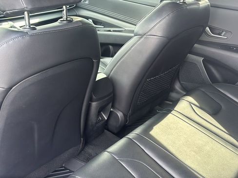 Used 2025 Hyundai Elantra Limited image 32