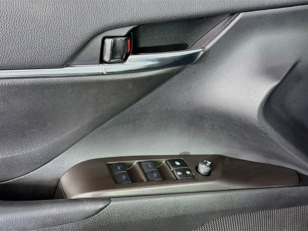 Used 2024 Toyota Camry SE w/ Cold Weather Package FWD image 23