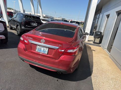 Used 2016 Nissan Altima 2.5 SL w/ 2.5 Technology w/LED Package image 4