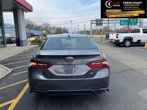 Used 2023 Toyota Camry SE image 7