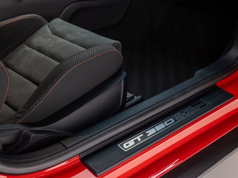 Used 2016 Ford Mustang Shelby GT350R w/ GT350R Equipment Group 920A image 71