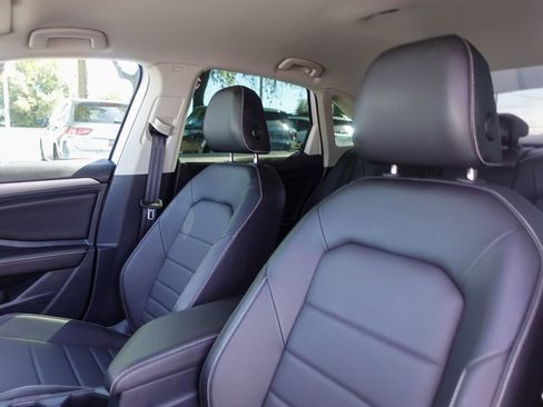 Used 2023 Volkswagen Jetta SE image 23