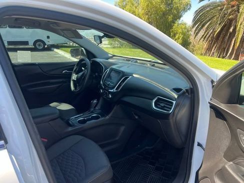 Used 2020 Chevrolet Equinox LT FWD image 16