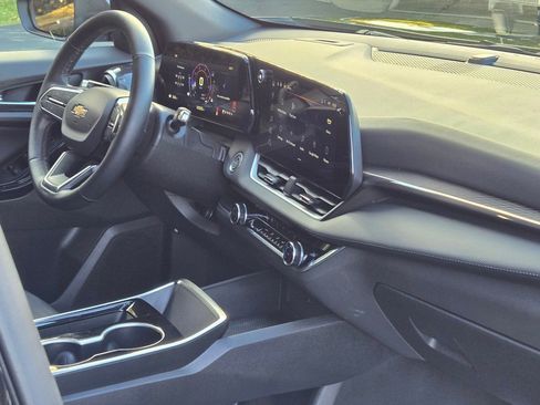 Used 2025 Chevrolet Equinox LT image 7