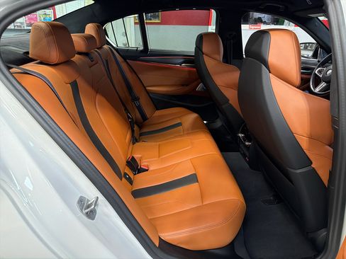 Used 2023 BMW M5 image 21