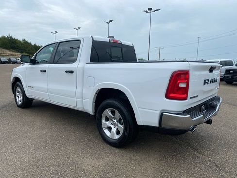 Used 2025 RAM 1500 Big Horn AWD/4WD image 4