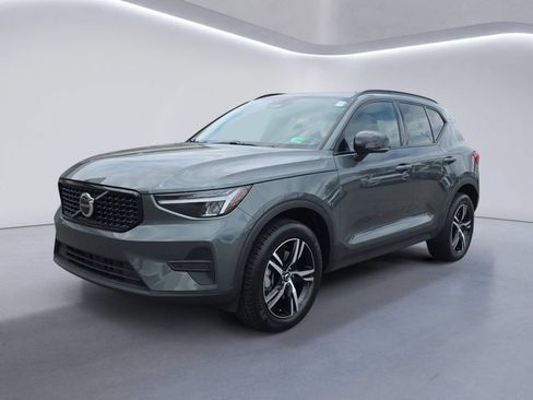 New 2026 Volvo XC40 B5 Core w/ Protection Package Premier AWD/4WD image 7