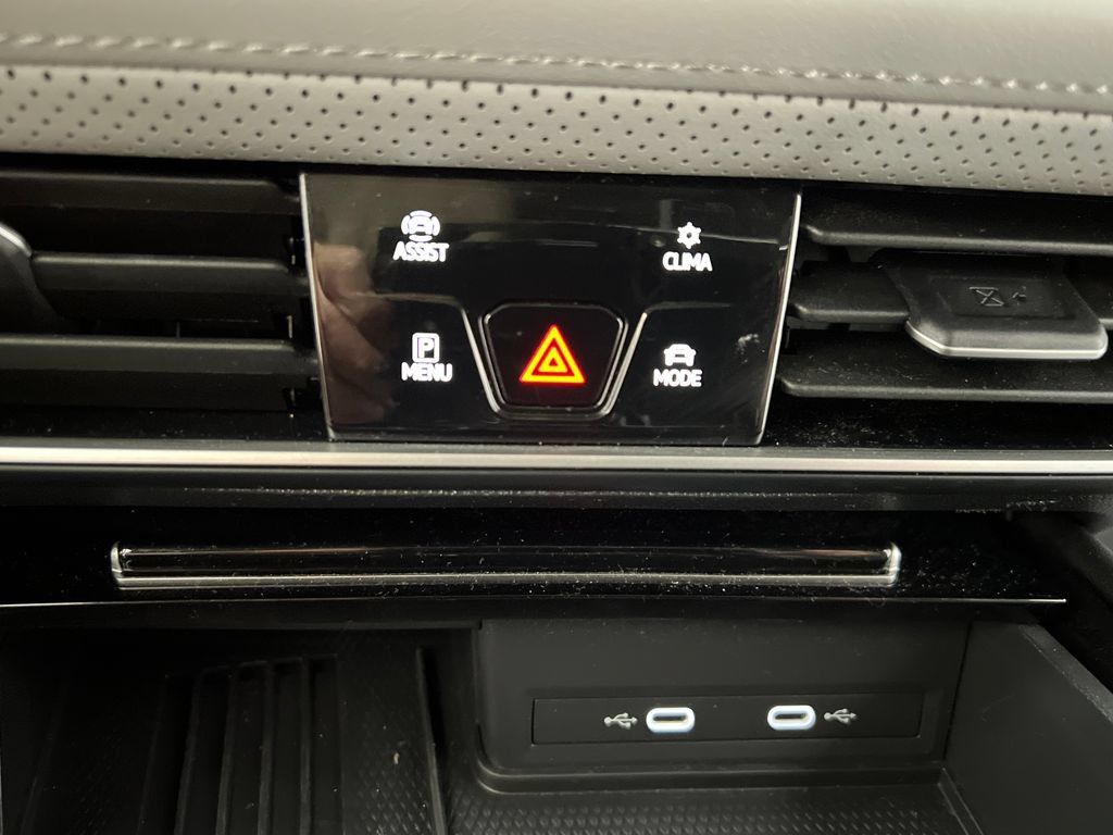 Used 2025 Volkswagen Atlas Peak Edition SE AWD/4WD image 58