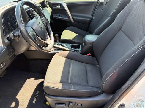 Used 2018 Toyota RAV4 XLE w/ Convenience Package AWD/4WD image 17