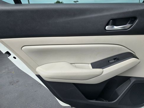 Used 2019 Nissan Altima 2.5 S FWD image 35