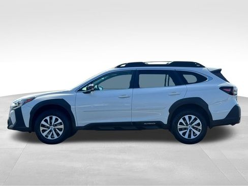 Used 2025 Subaru Outback Premium AWD/4WD image 4