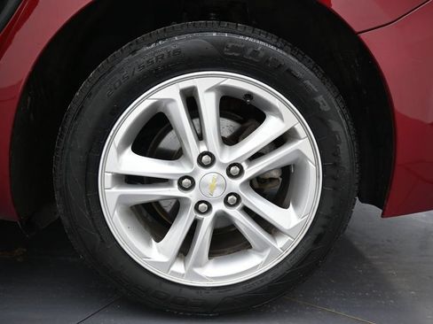 Used 2018 Chevrolet Cruze LT w/ Convenience Package FWD image 31
