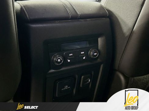 Used 2023 Chevrolet Traverse Premier w/ Redline Edition image 27