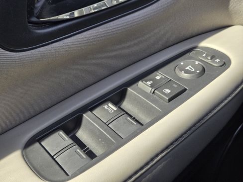 Used 2016 Honda HR-V LX image 23