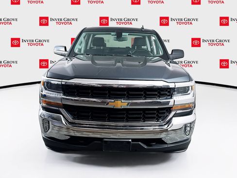 Used 2018 Chevrolet Silverado 1500 LT w/ LT Eassist Package AWD/4WD image 2