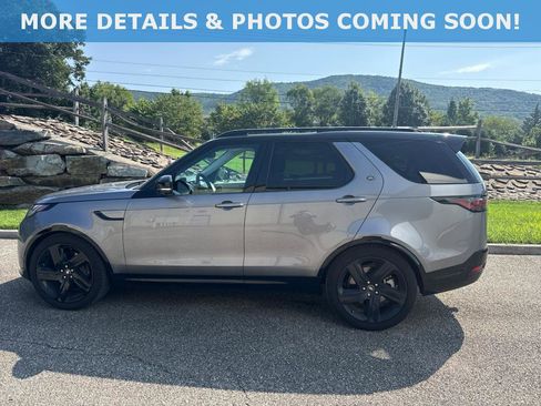 Used 2025 Land Rover Discovery Dynamic SE AWD/4WD image 3