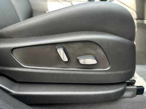 Used 2022 Cadillac XT5 Luxury image 28