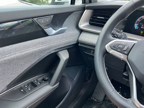 New 2026 Volkswagen Tiguan S FWD image 18