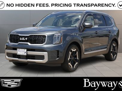 Used 2023 Kia Telluride EX w/ EX Captain's Chair Package