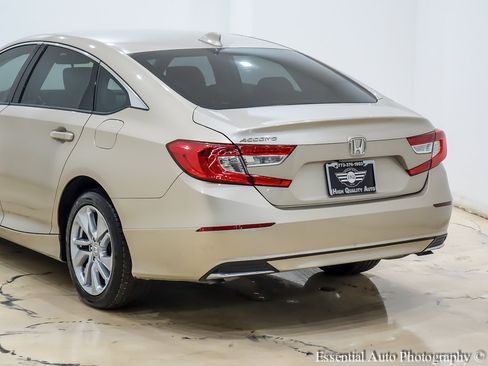 Used 2018 Honda Accord LX image 9
