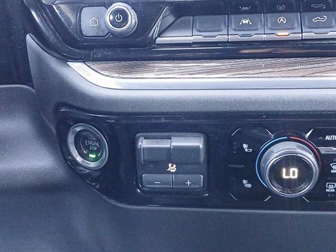 Used 2025 Chevrolet Silverado 1500 LT RWD image 10