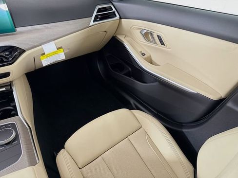 Used 2025 BMW 330i xDrive 330i xDrive w/ Premium Package image 24