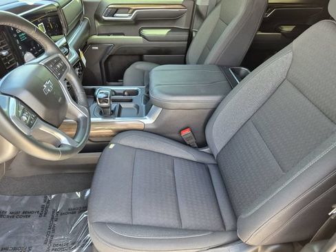Used 2025 Chevrolet Silverado 1500 LT Trail Boss w/ Convenience Package II AWD/4WD image 19