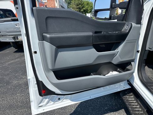 New 2025 Ford F350 XL w/ XL Chrome Package image 29