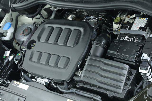 New 2026 Volkswagen Tiguan SE R-Line FWD image 11