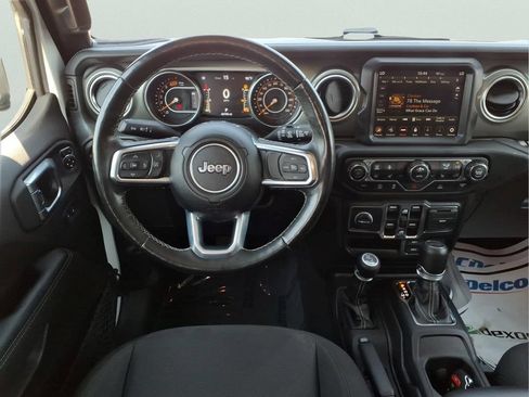 Used 2023 Jeep Wrangler Unlimited Sahara w/ Cold Weather Group AWD/4WD image 9