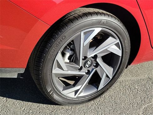 Used 2025 Hyundai Elantra Sport image 23