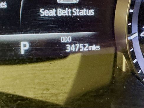 Used 2022 Toyota Highlander XLE image 19