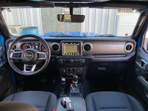 Used 2022 Jeep Gladiator Overland image 19