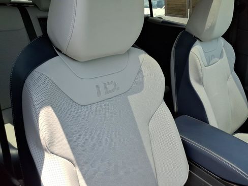 Certified 2025 Volkswagen ID.4 Pro S Plus AWD/4WD image 13