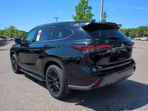 New 2026 Toyota Highlander Limited AWD/4WD image 4