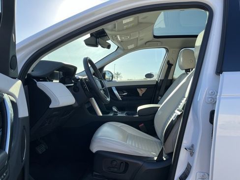 Used 2024 Land Rover Discovery Sport S image 17