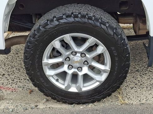 Certified 2024 Chevrolet Silverado 1500 LT AWD/4WD image 34