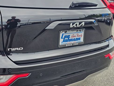 Certified 2025 Kia Niro Wind FWD image 24